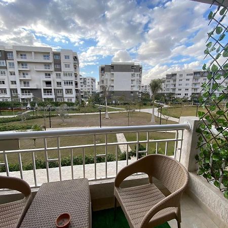 Madinaty Well-Furnished 3- Bedroom Apartment - شقة فندقيه للايجار مدينتي Madinat ash Shuruq Kültér fotó