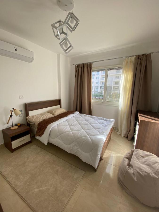 Madinaty Well-Furnished 3- Bedroom Apartment - شقة فندقيه للايجار مدينتي Madinat ash Shuruq Kültér fotó