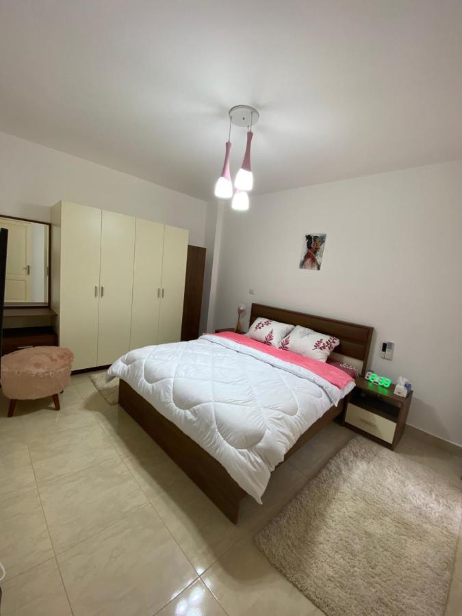 Madinaty Well-Furnished 3- Bedroom Apartment - شقة فندقيه للايجار مدينتي Madinat ash Shuruq Kültér fotó