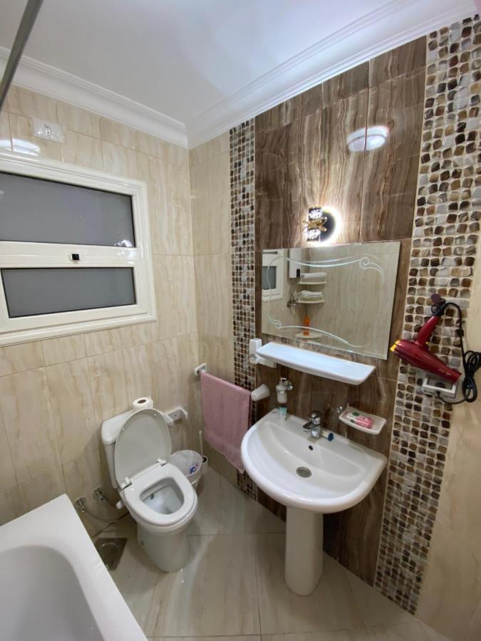 Madinaty Well-Furnished 3- Bedroom Apartment - شقة فندقيه للايجار مدينتي Madinat ash Shuruq Kültér fotó